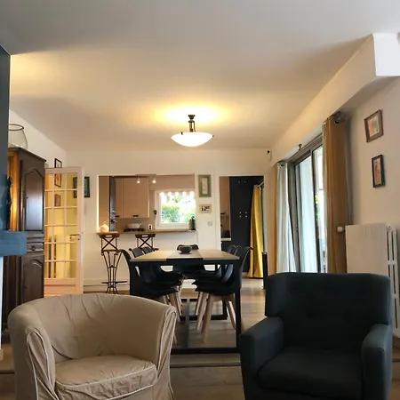 200m 5 Avec Piscine Et Garage Villa