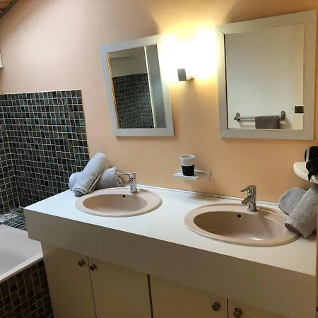 200m 5 Avec Piscine Et Garage Villa