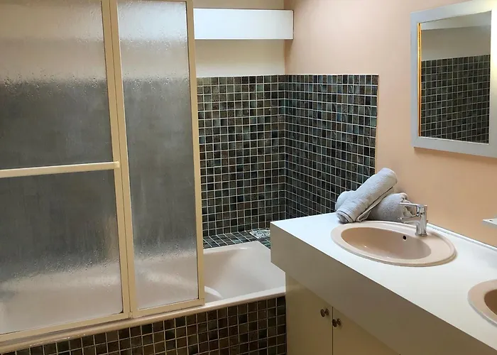 ヴィラ Prune 200m 5 Avec Piscine Et Garage エクスレバン