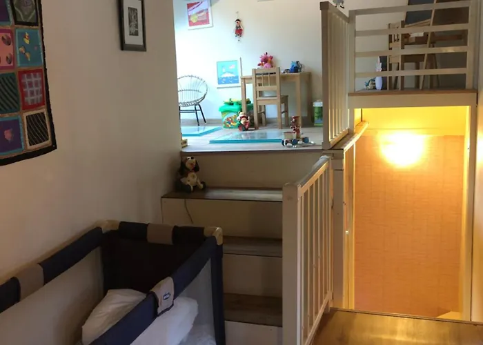 Prune 200m 5 Avec Piscine Et Garage エクスレバン