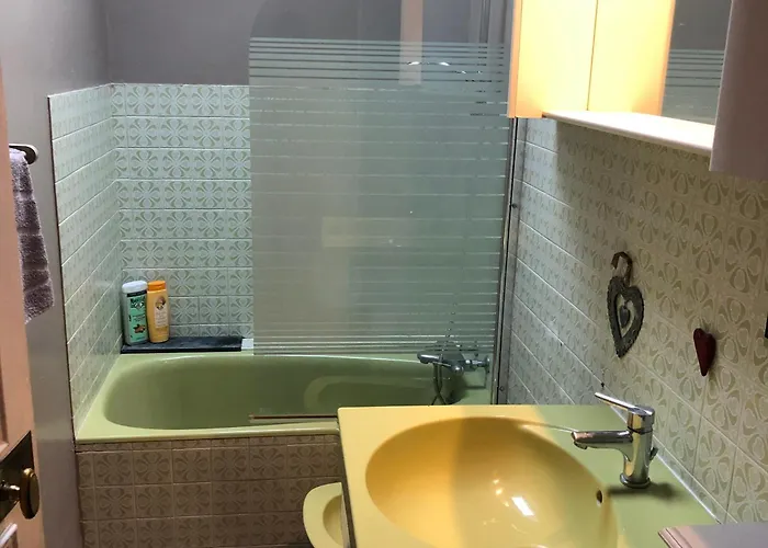 Prune 200m 5 Avec Piscine Et Garage エクスレバン