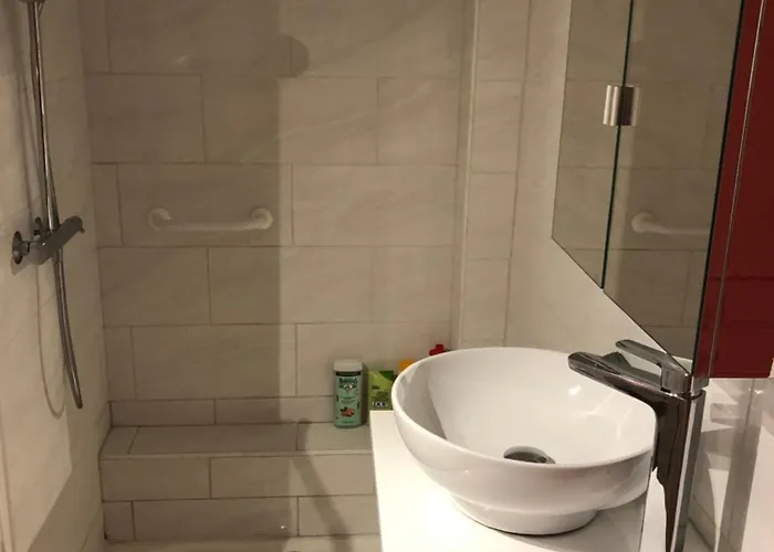 Prune 200m 5 Avec Piscine Et Garage ヴィラ *